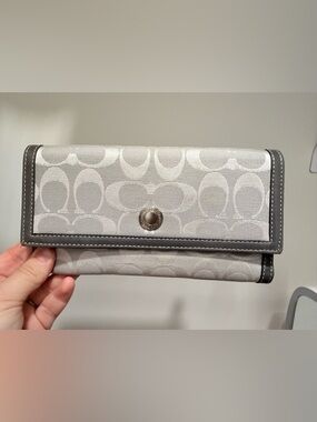 Coach Continental Wallet in Silver Gray Signature Jacquard